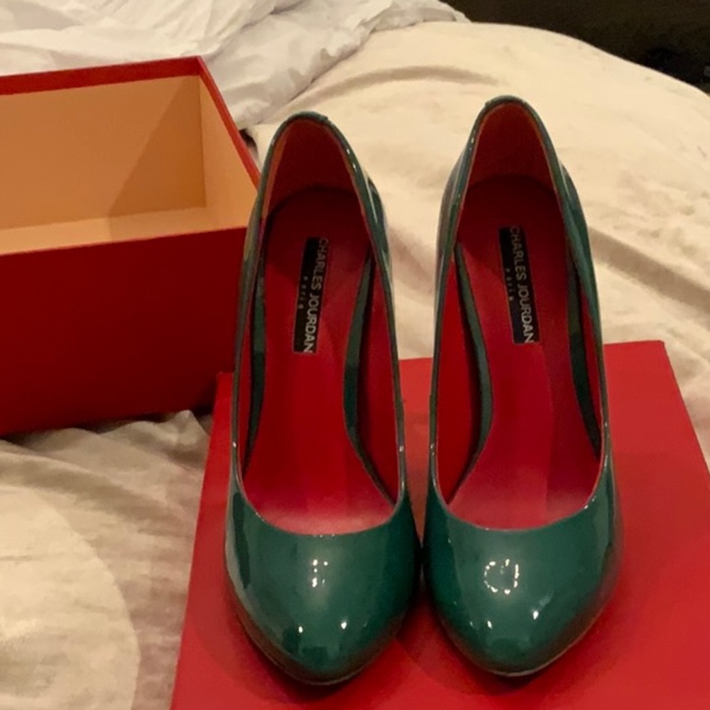 Charles Jourdan Paris Teal Patent leather heels from Nieman Marcus size 6 1/2